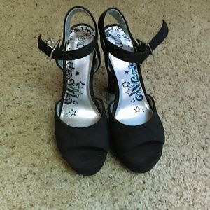 Black Peep toe Pumps