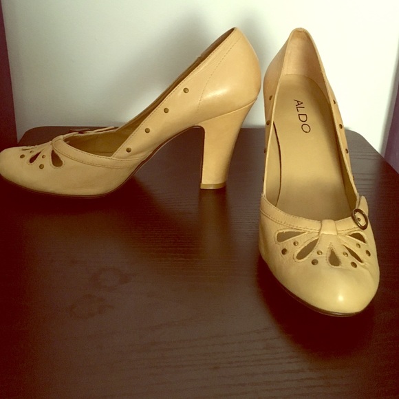 ALDO gently used nude studded heel. Size 40