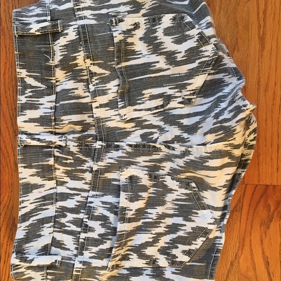 semi high waisted shorts size 2 - Picture 2 of 3