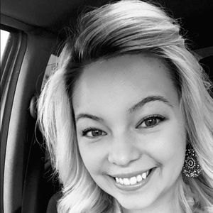 Meet your Posher, Acesha