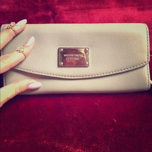 Michael Kors Pearl Grey Leather Zip Wallet