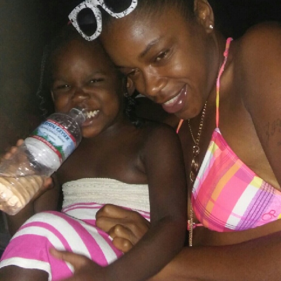 Meet your Posher, Reola - Picture 1 of 1