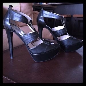 Brand New!! MK Black Berkley Platform Sandals