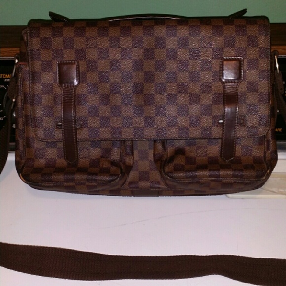 100% Authentic Louis Vuitton Damier Shoulder Bag
