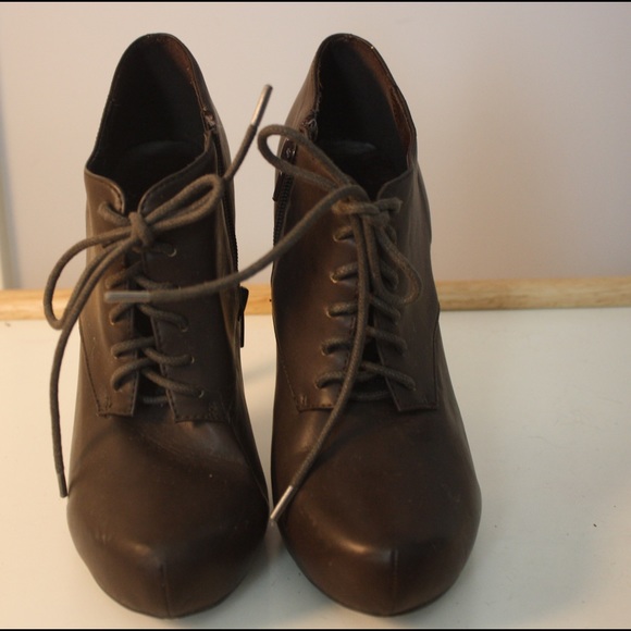 Heeled booties