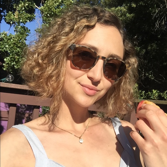 Top Rated Seller/Fast Shipper/Posh Mentor - Picture 2 of 2