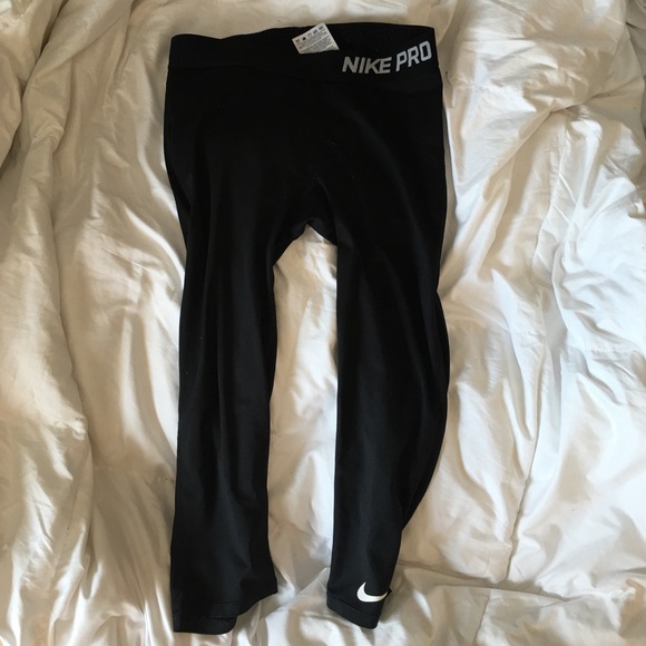 Dri Fit Nike Pro Compression Leggings (Cropped)