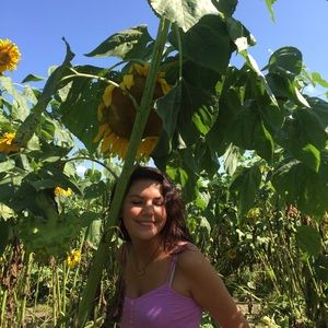 Meet your Posher, Lily