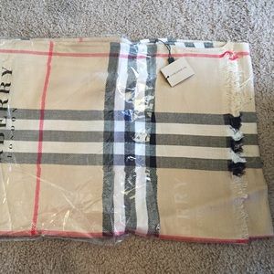 Burberry Scarf (no trade)