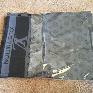 Louis Vuitton Scarf (no trade)