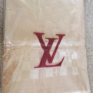 Louis Vuitton scarf (no trade)