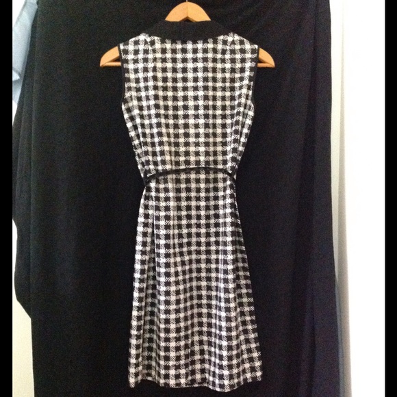 ❌SOLD❌ Vintage 1960s B&W dress - Picture 3 of 4