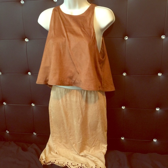 Brown crop top & above knee skirt