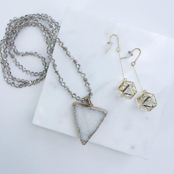 NWT || Gold Crystal Dangle Drop Hook Earrings - Picture 2 of 4