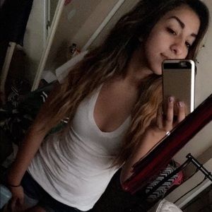 Meet your Posher, Amalia