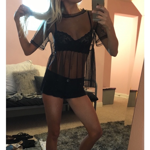 ▪️Black Sheer Blouse▪️ - Picture 3 of 4