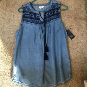 Crown & Ivy chambray sleeveless shirt