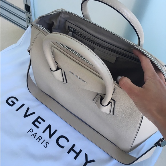 ❌SOLD❌Givenchy Beige Medium Antigona - Picture 3 of 4