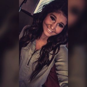 Meet your Posher, Danielle