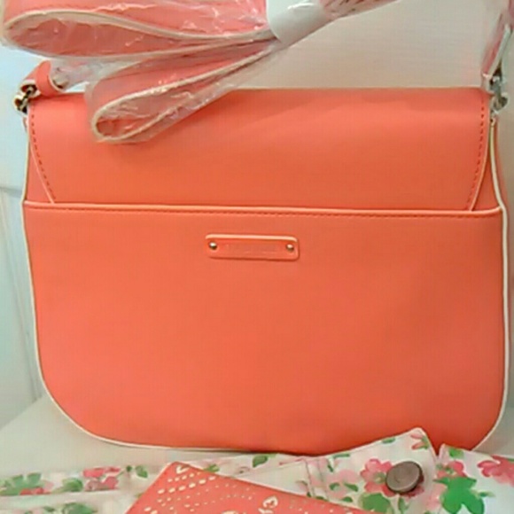 NWT Vera Bradley faux leather crossbody wallet - Picture 3 of 4