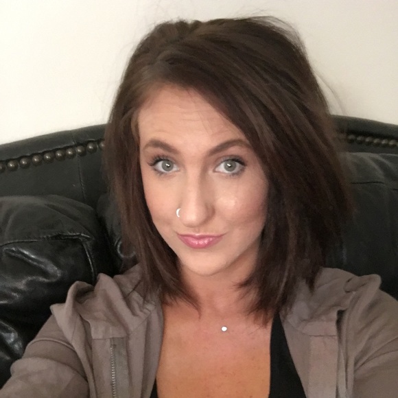 Meet your Posher, Charisse