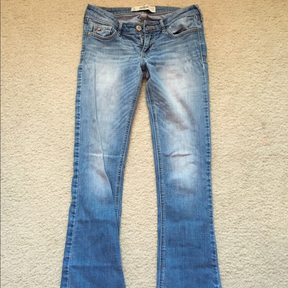 Light wash boot leg Hollister jean size 1 Short