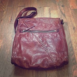 Lucky Brand. Brown leather cross body bag.