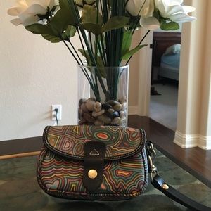 🍷Dooney and Bourke Wristlet 🍷