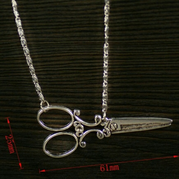 Scissors necklace - Picture 4 of 4