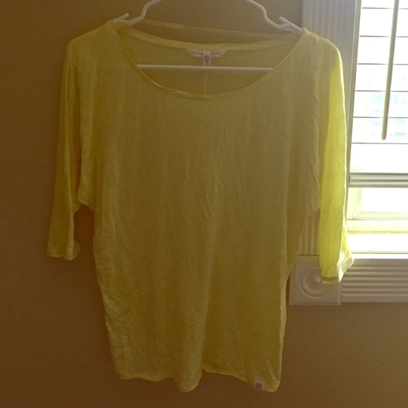 Yellow 3/4 length shirt