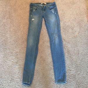 Hollister size 3 long skinny jeans