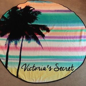 VICTORIAS SECRET ROUND BEACH TOWEL