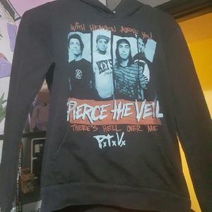 Pierce the veil seater