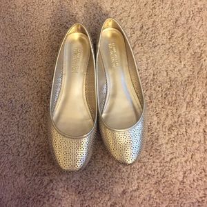Gold Kenneth Cole Reaction Flats