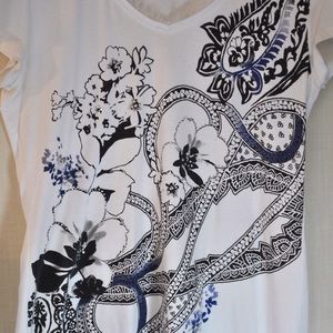 White House Black Market Embellished T Size Large