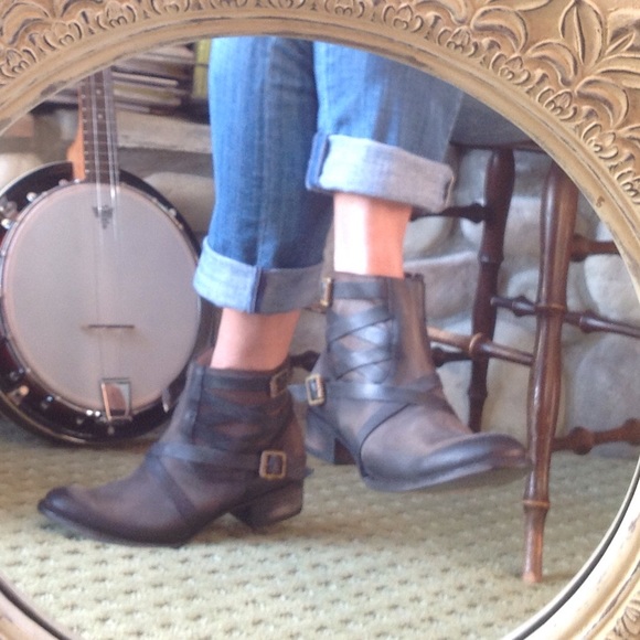 🍃💕NIB Steve Madden Freebird Leather Sammi Boot - Picture 2 of 5