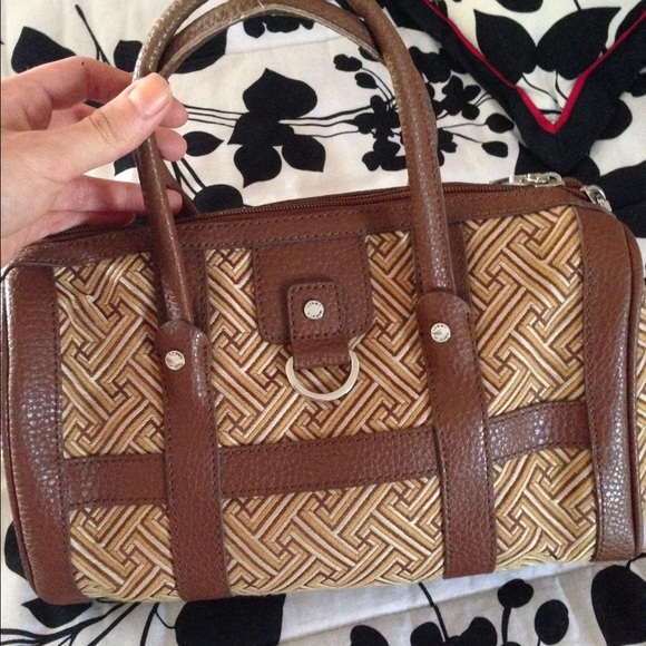 Tommy Hilfiger medium sized tan and brown bag