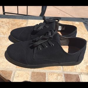 Toms Canvas Shoes