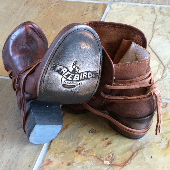 🍃💗NIB Freebird All Leather Casey Bootie - Picture 4 of 4