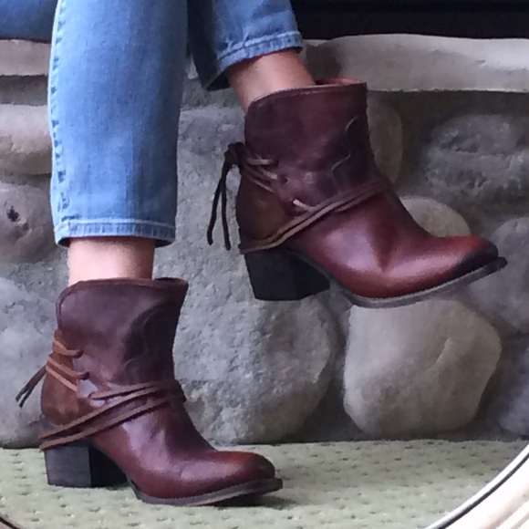 🍃💗NIB Freebird All Leather Casey Bootie - Picture 2 of 4