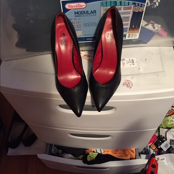 Brand new black heels