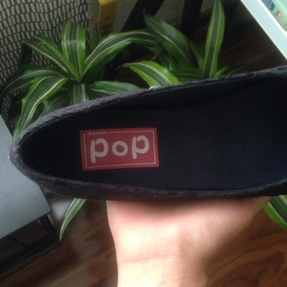 POP black laced flats