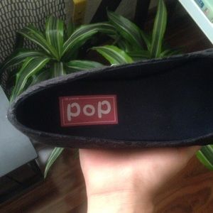 POP black laced flats