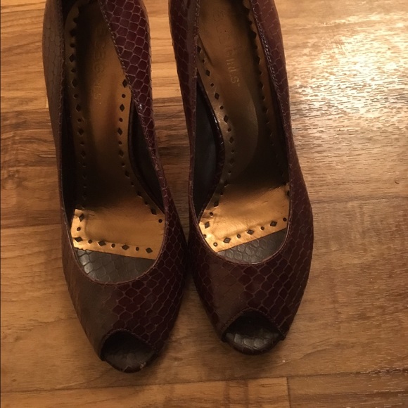 BCBG brown peep toe heels