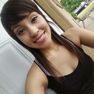 Meet your Posher, Yesenia