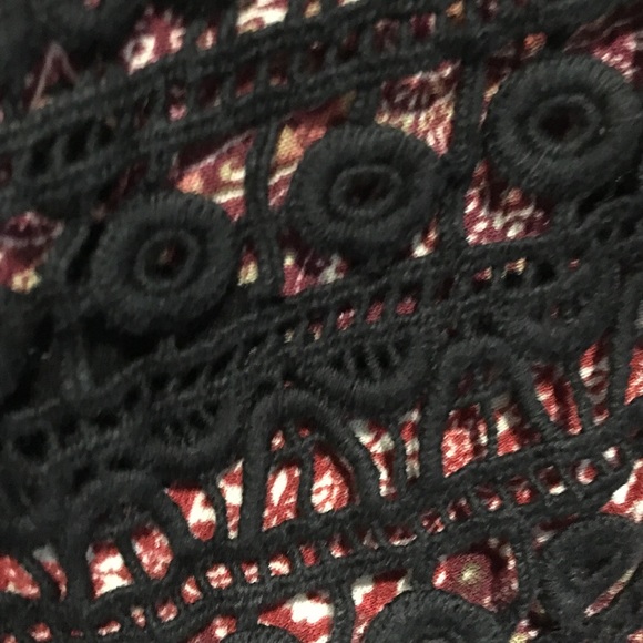 A Citely Patterned Dress - Picture 2 of 3