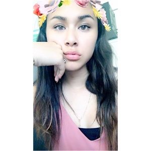 Meet your Posher, Noemi