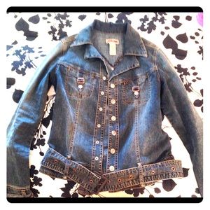 Denim jacket with removable belt