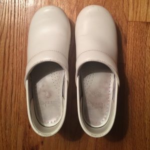 Dansko nursing clogs