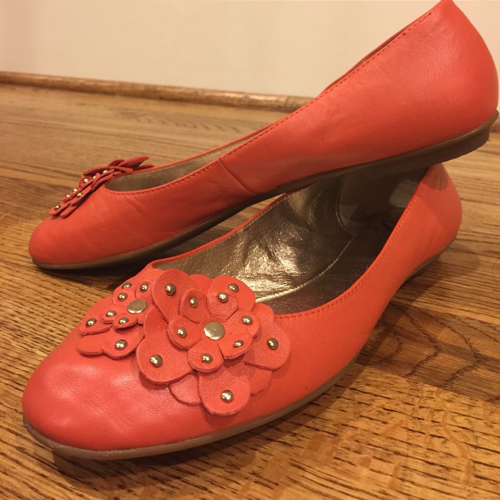 Sofft Orange Flower Flats